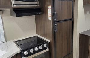 MoJo's 2019 Summerland Sleeps 10