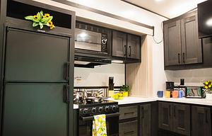 Generator / Sleeps 6  Plus / Deck (GWTX 1640)