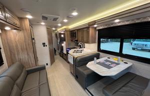 The Rock: Roomy • Bunkhouse • Family Size • WiFi