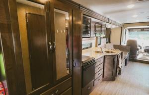 2019 Freedom Traveler—Spacious Family RV