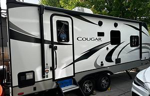 2021 Keystone RV Cougar Half-Ton 22RBS