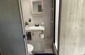 Cozy couples camper 2022 EAST TO WEST Silver Lake