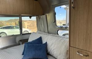 2020 Airstream RV Flying Cloud 25FB, Star Trailer