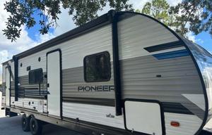 Family Bunkhouse Travel Trailer