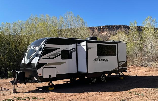 2022 Grand Design Imagine 2400BH