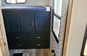 Family & Pet Friendly RV Rental- w/ Bunkhouse!