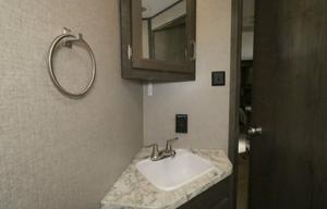 2020 Jayco Jay Flight SLX Western Edition 242BHSW RV rental photo 3