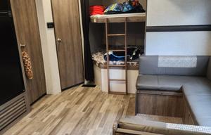 2021 CrossRoads RV Zinger Lite
