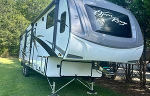 2022 Highland Ridge RV Roamer RF364BHS RV rental photo 1