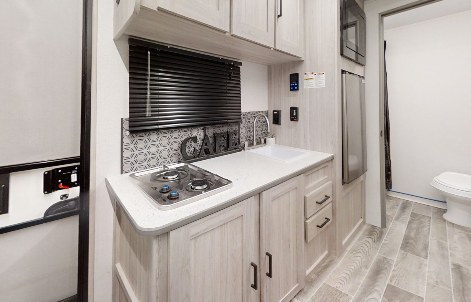 2025 Mallard 17BHL – Cozy & Family Friendly