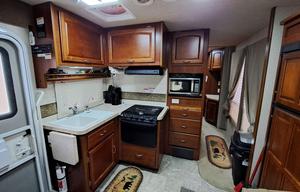2008 Fleetwood RV Tioga 31M - Self Leveling