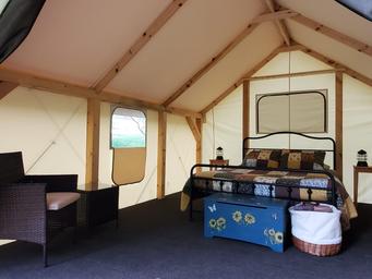 Bear Den Cabins & Camp