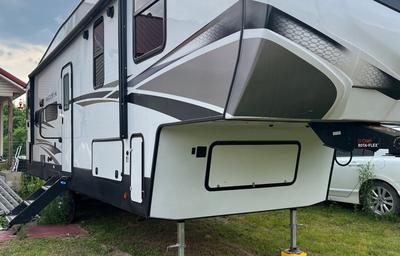 2022 Dutchmen RV Astoria 2943BHF RV rental photo 3