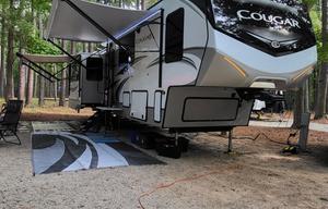 2020 couger  39 ft, like new