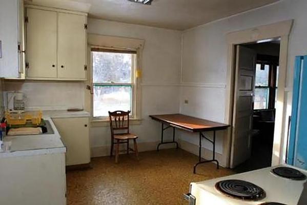 001, Loop: AREA VIGILANTE CABIN
