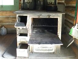 Wapiti Cabin