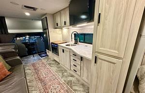 Clean&Comfortable 2023 Forest River Sunseeker LE