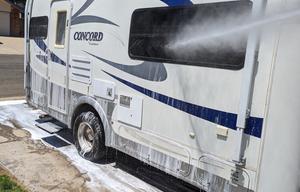 2004 Concord 225LE Ford RV rental photo 2