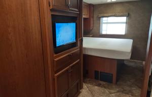 "Vrbo on the Go" with Outdoor Kitchen & TV