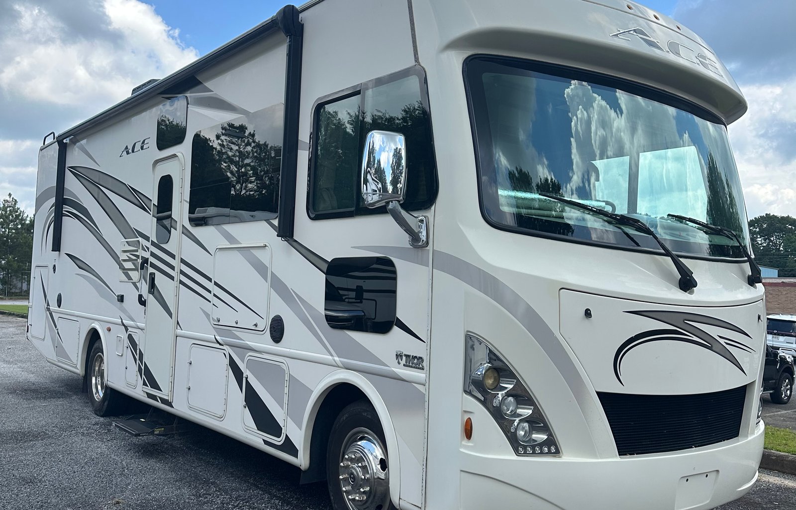 2018 Thor Motor Coach ACE 30.2