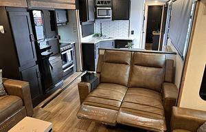 Keystone RV Outback 341RD, Luxurious camping!