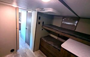 Tracer BUNK HOUSE pet /festival friendly sleeps 9