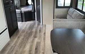 Jayflight 30' Bunkhouse