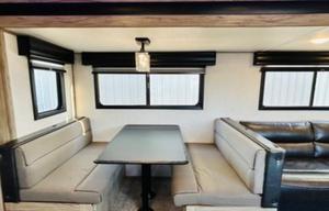 Premium Alpha Wolf Camper Relax, Camp & Unwind