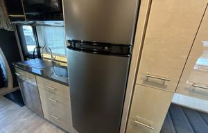 Top Notch Rv - Mercedes Benz Atasca Navion 24v 26'