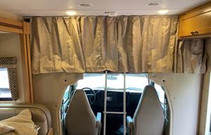 Very Clean! 2017 THOR Four Winds 24 ft. Good Size.