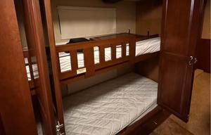 2011 Newmar Canyon Star 3810 RV rental photo 9