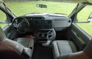 S.U.M.P.Vee v8  24' Class C small but spacious