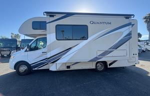 C22 Luxury Thor Motor Coach Quantum GR22