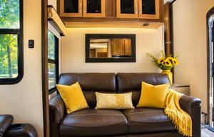 2 Bedroom/2 Bath w tub Luxury Fifth WheelGWTX 2797