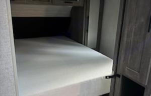 2021 Forest River RV Wildwood Heritage Glen Hyper-Lyte 29XBHL RV rental photo 3