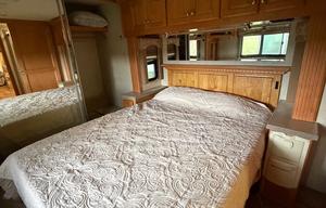 2004 Mandalay Luxury Division Mandalay Class A 43A