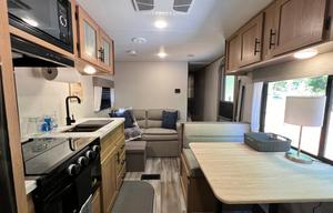 "The Adventurer" PrimeTime Avenger Bunkhouse 26BK