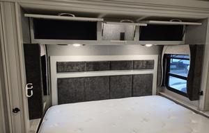 2022 Fleetwood RV Bounder 35K