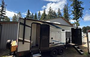 2022 Cherokee Alpha Wolf 26DBH-L RV rental photo 3
