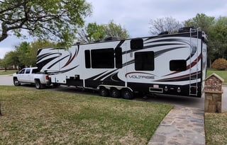 2015 Dutchmen RV Voltage V3990 Loaded!