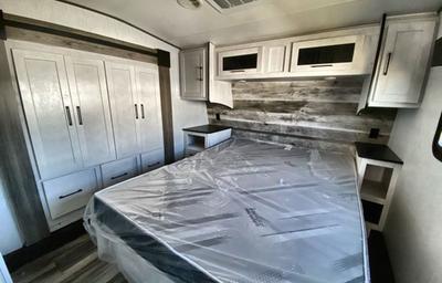 2022 Heartland Milestone 377MB RV rental photo 3