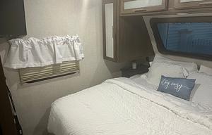 2019 Keystone RV Cougar Half-Ton Series 29BHS RV rental photo 6