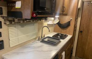 18’ Autumn Ridge: Sleeps 5, Easy Tow, Cozy!