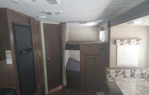Pet & Family-Friendly 2015 Keystone Hideout 280LHS