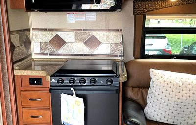 "Wanda" 2015 Jayco Greyhawk 31FS
