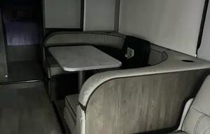 2022 Leprechaun Premier 319MB Ford 450 RV rental photo 7