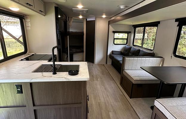Family-Friendly Prime Time Avenger – Sleeps 8