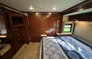 2017 Fleetwood Storm 36F - Will work w/your budget