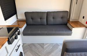 Coastal Camping !  Easy to tow!  Sleeps 5-6/Bunks!