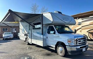 Modern Family Suite Basecamp 26'CrossTrail Class C